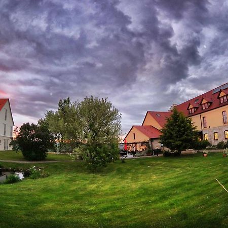 Hotel Und Restaurant Rittergut Kreipitzsch เนาม์บวร์ก ภายนอก รูปภาพ