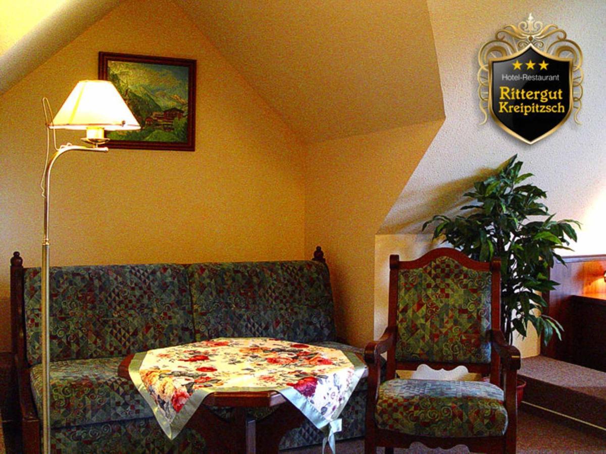 Hotel Und Restaurant Rittergut Kreipitzsch เนาม์บวร์ก ภายนอก รูปภาพ
