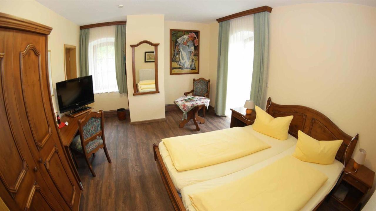 Hotel Und Restaurant Rittergut Kreipitzsch เนาม์บวร์ก ภายนอก รูปภาพ