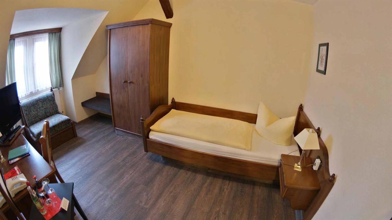 Hotel Und Restaurant Rittergut Kreipitzsch เนาม์บวร์ก ภายนอก รูปภาพ