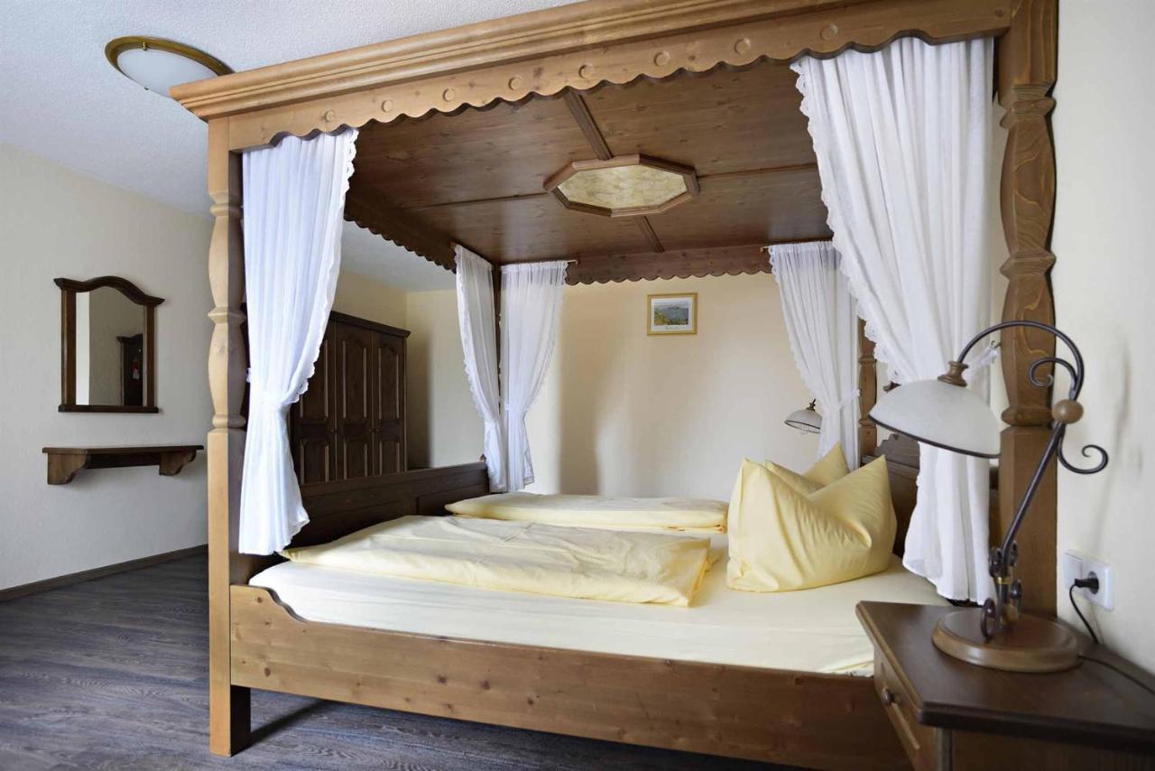 Hotel Und Restaurant Rittergut Kreipitzsch เนาม์บวร์ก ภายนอก รูปภาพ