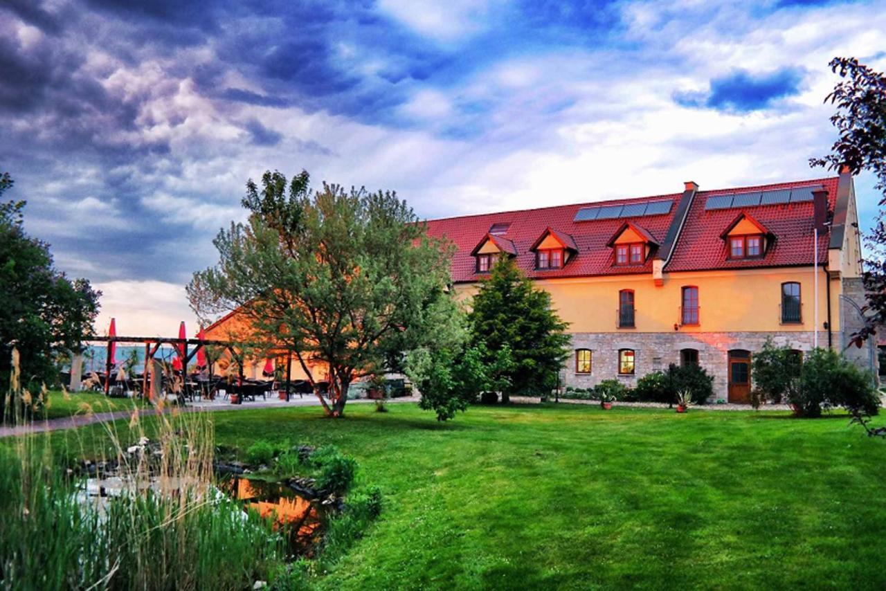 Hotel Und Restaurant Rittergut Kreipitzsch เนาม์บวร์ก ภายนอก รูปภาพ