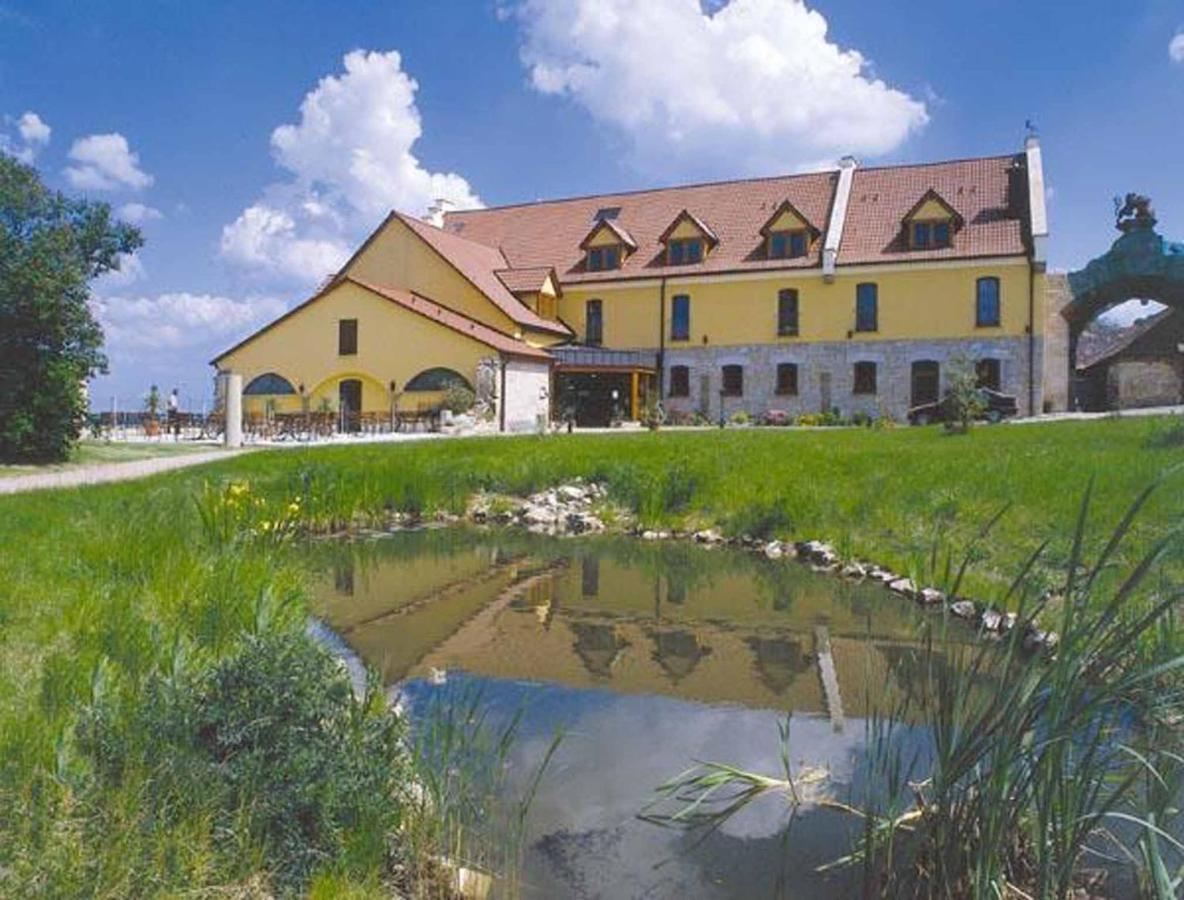 Hotel Und Restaurant Rittergut Kreipitzsch เนาม์บวร์ก ภายนอก รูปภาพ
