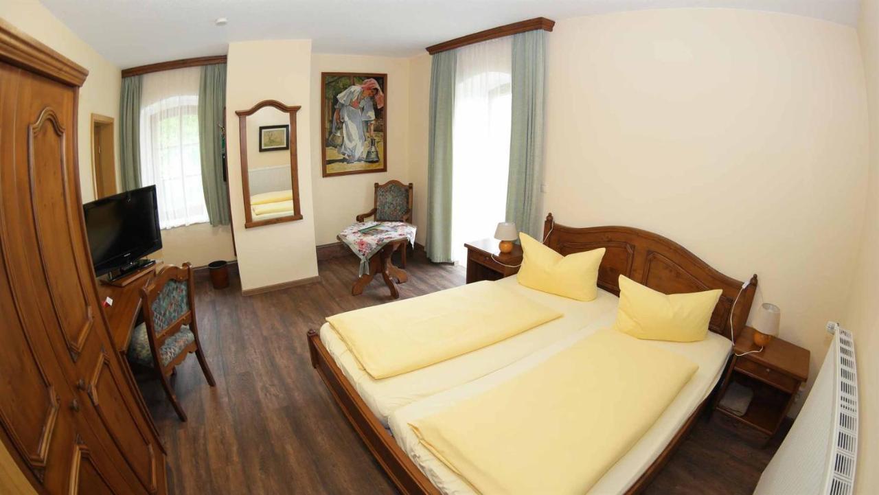 Hotel Und Restaurant Rittergut Kreipitzsch เนาม์บวร์ก ภายนอก รูปภาพ